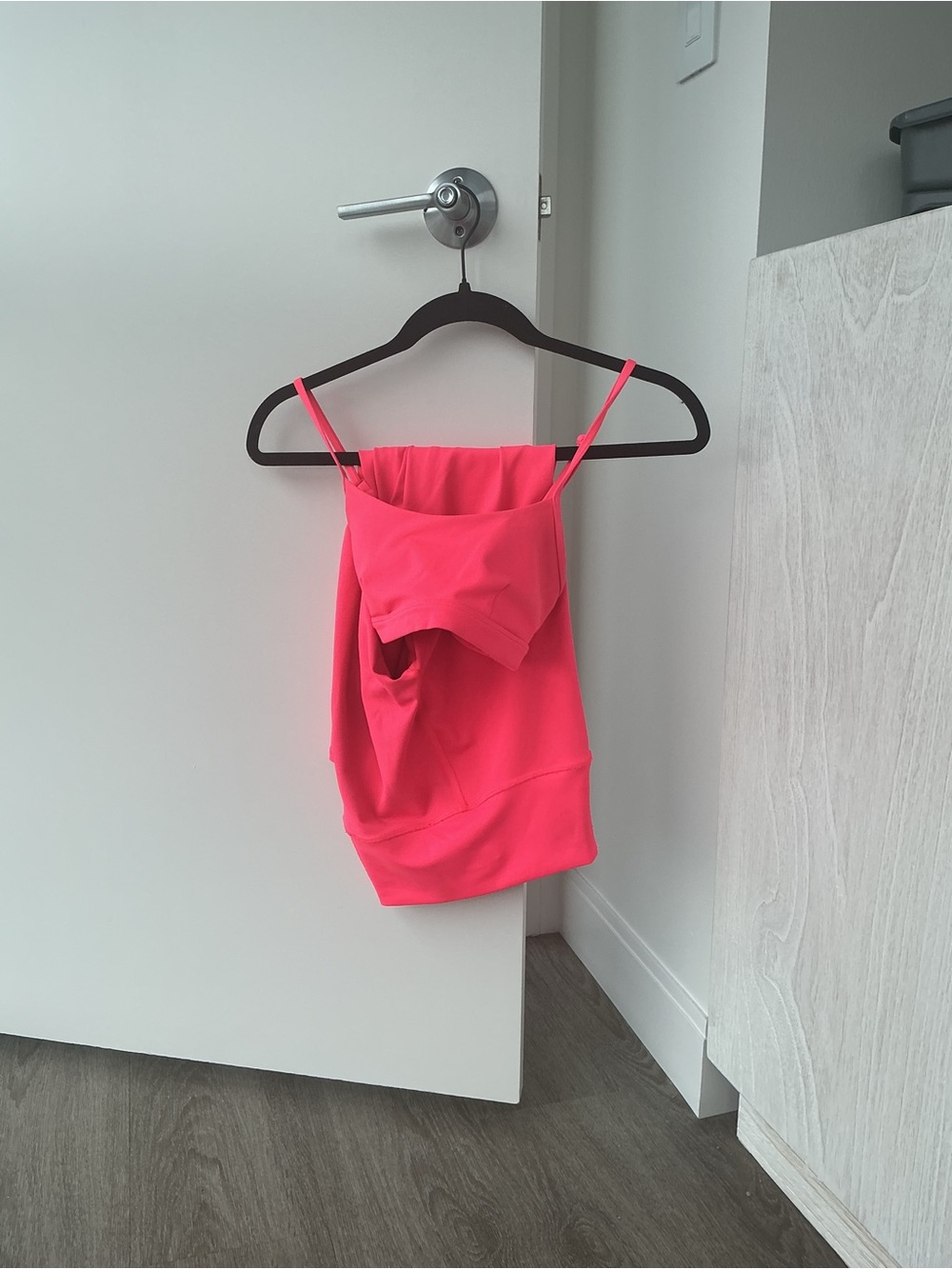 ALO Yoga Neon Pink Strappy Sports Bra and leggings set